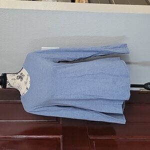 Hanes Long Sleeve Crew Neck T-Shirt Like New